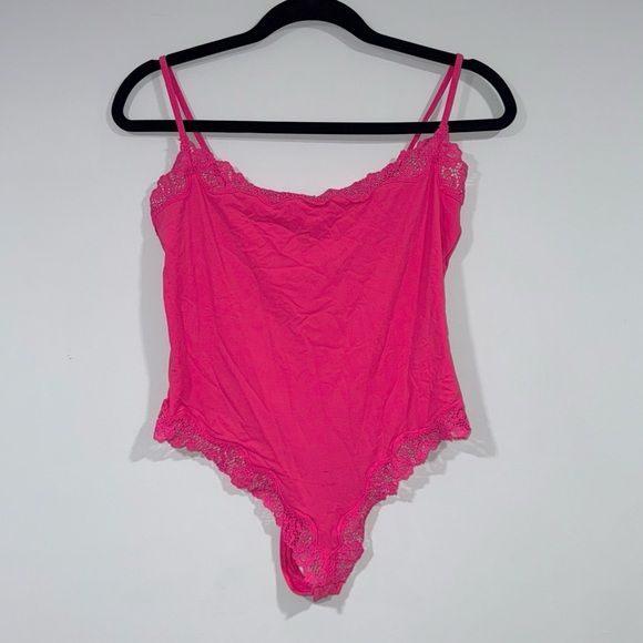 SKIMS Tops - Skims Fit Everybody Lace Cami Bodysuit